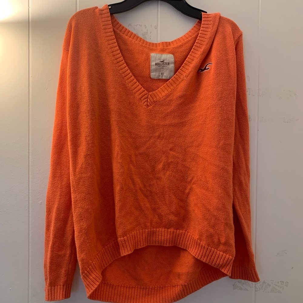 hollister orange v neck shirt